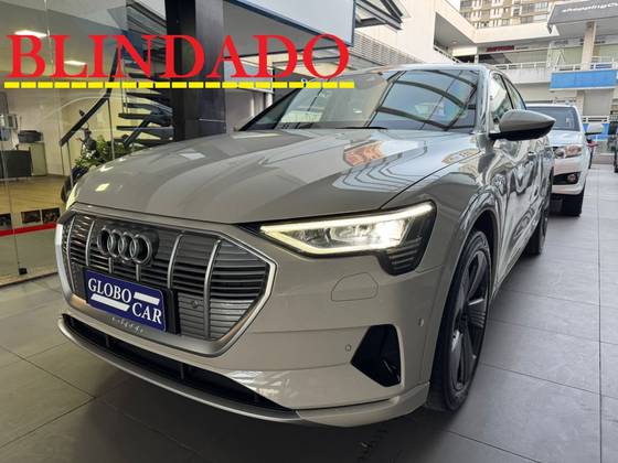 AUDI E-TRON ELÉTRICO PERFORMANCE QUATTRO AUDI E-TRON ELÉTRICO PERFORMANCE QUATTRO